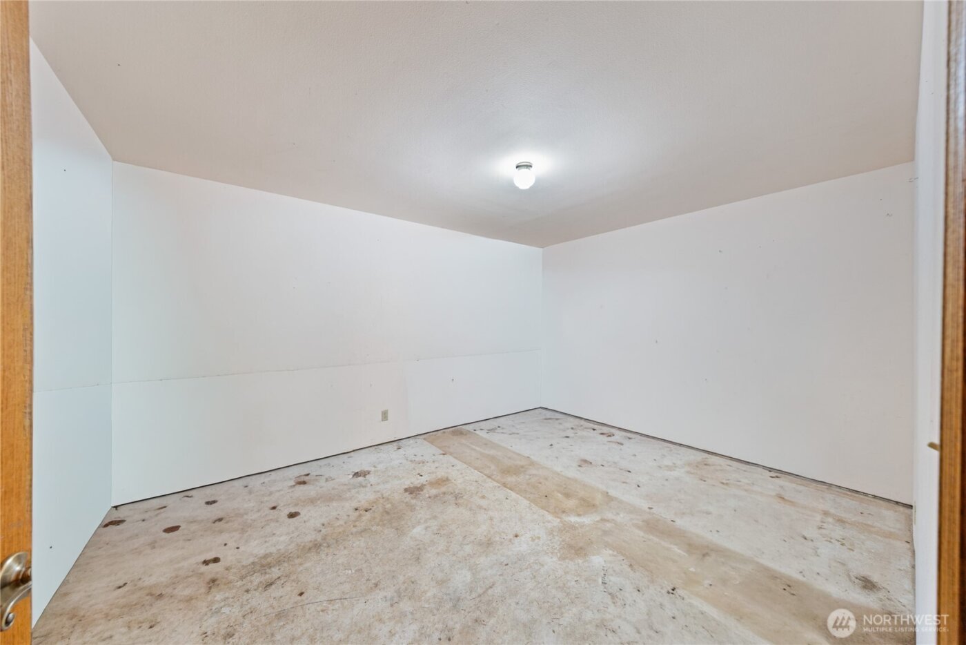 671 Edmonds Road , Coupeville, WA 98239-3924