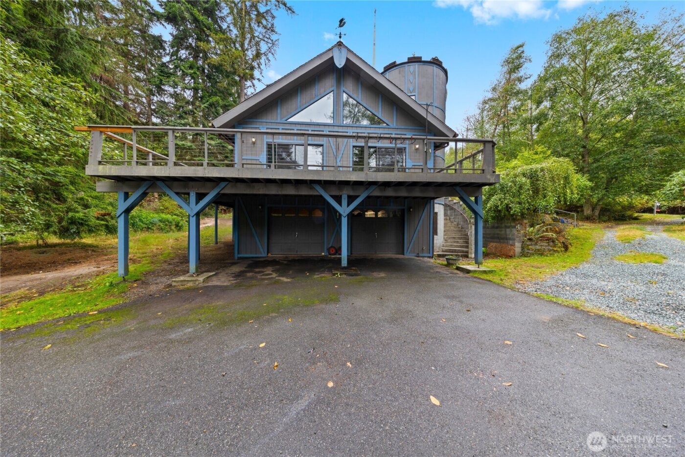 671 Edmonds Road , Coupeville, WA 98239-3924