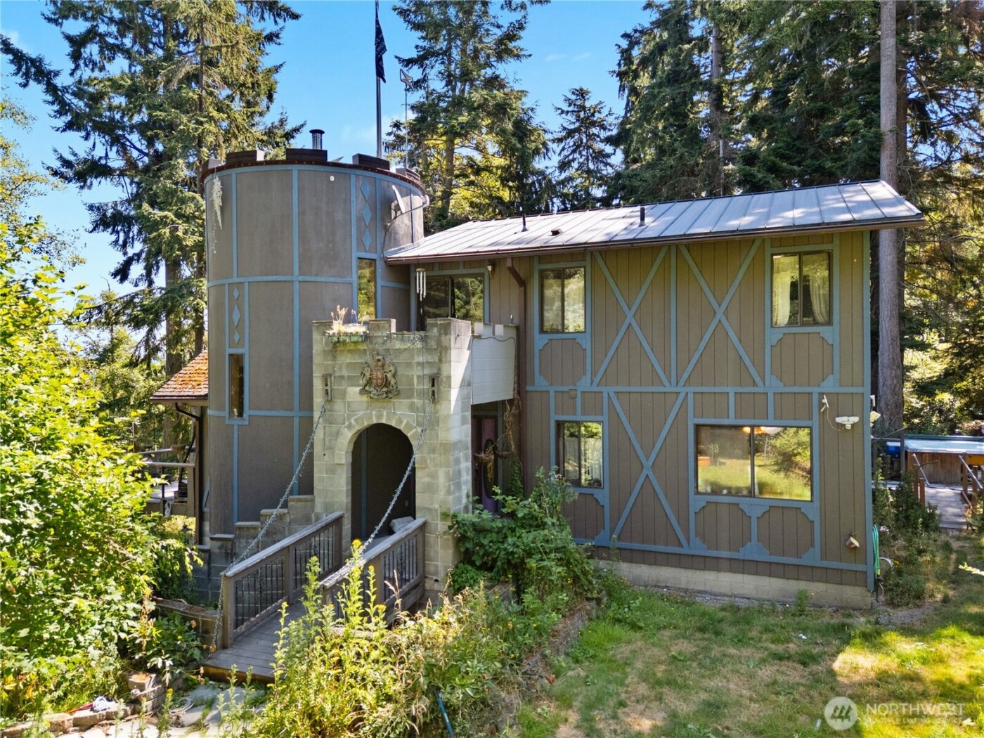 671 Edmonds Road , Coupeville, WA 98239-3924