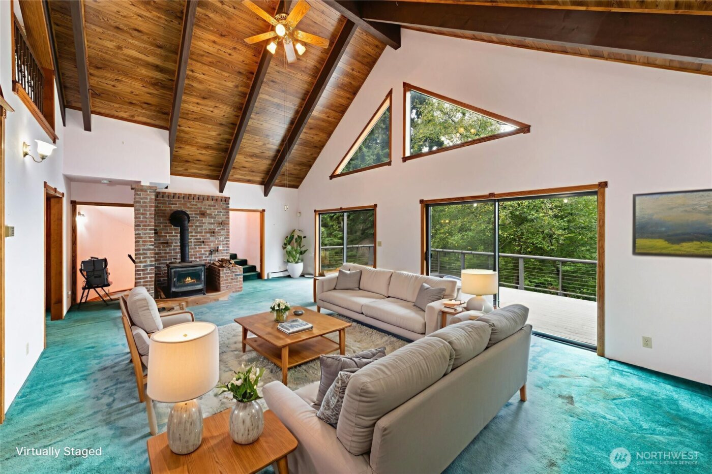 671 Edmonds Road , Coupeville, WA 98239-3924