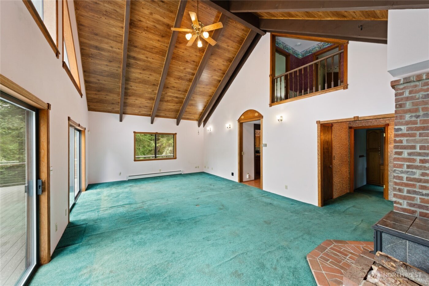 671 Edmonds Road , Coupeville, WA 98239-3924