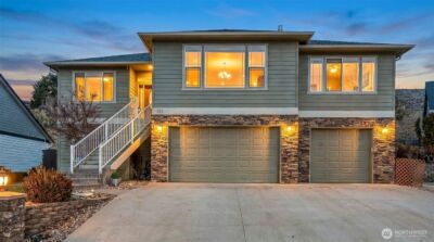 713 19th Street NE, East Wenatchee, WA 98802