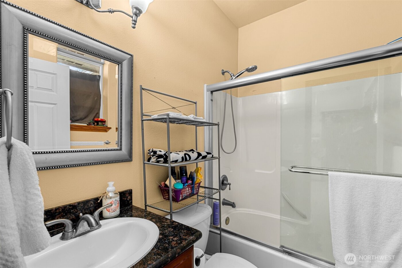 713 19th Street NE, East Wenatchee, WA 98802