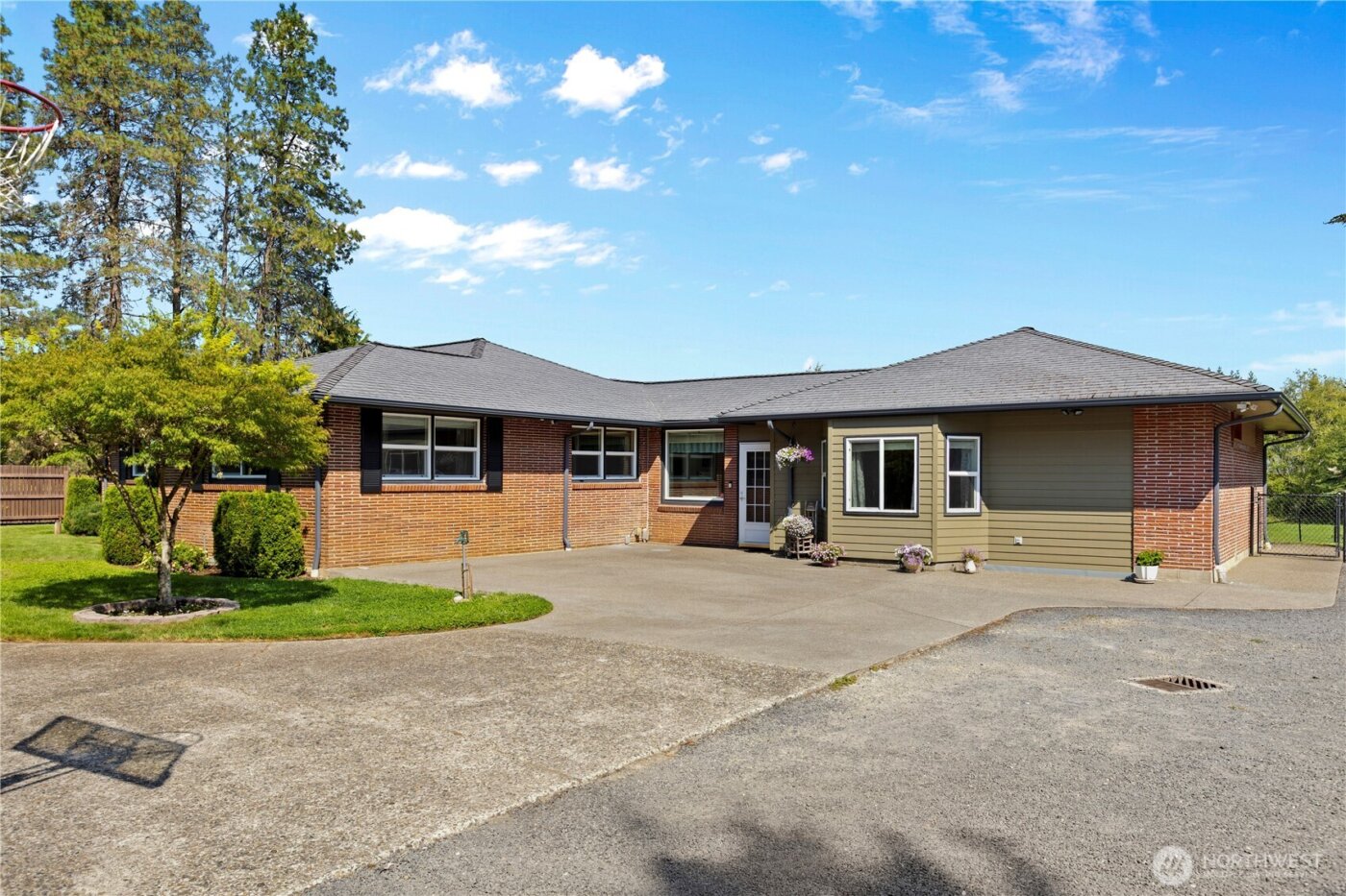 2606 Cooks Hill Road , Centralia, WA 98531-9122