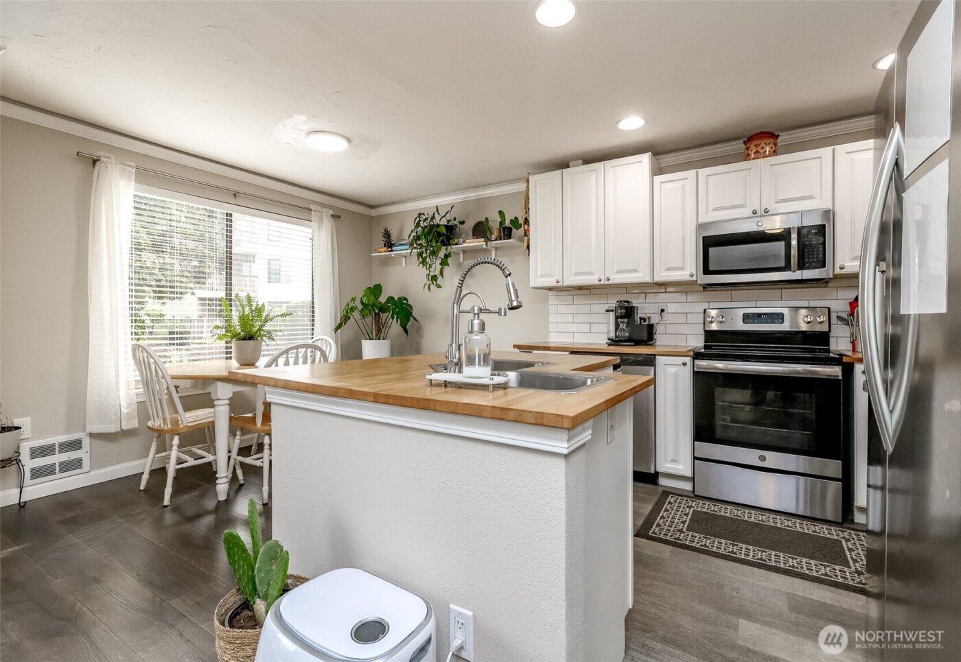 1006 S 312th Street #211, Federal Way, WA 98003