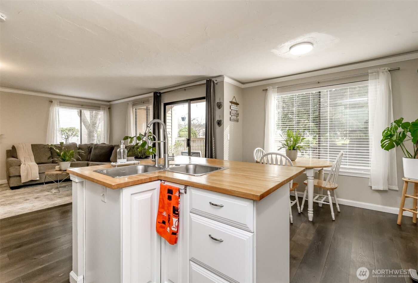 1006 S 312th Street #211, Federal Way, WA 98003