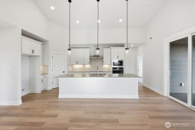 2946 Balsamroot Drive SE, Lacey, WA 98513 - Photo 2