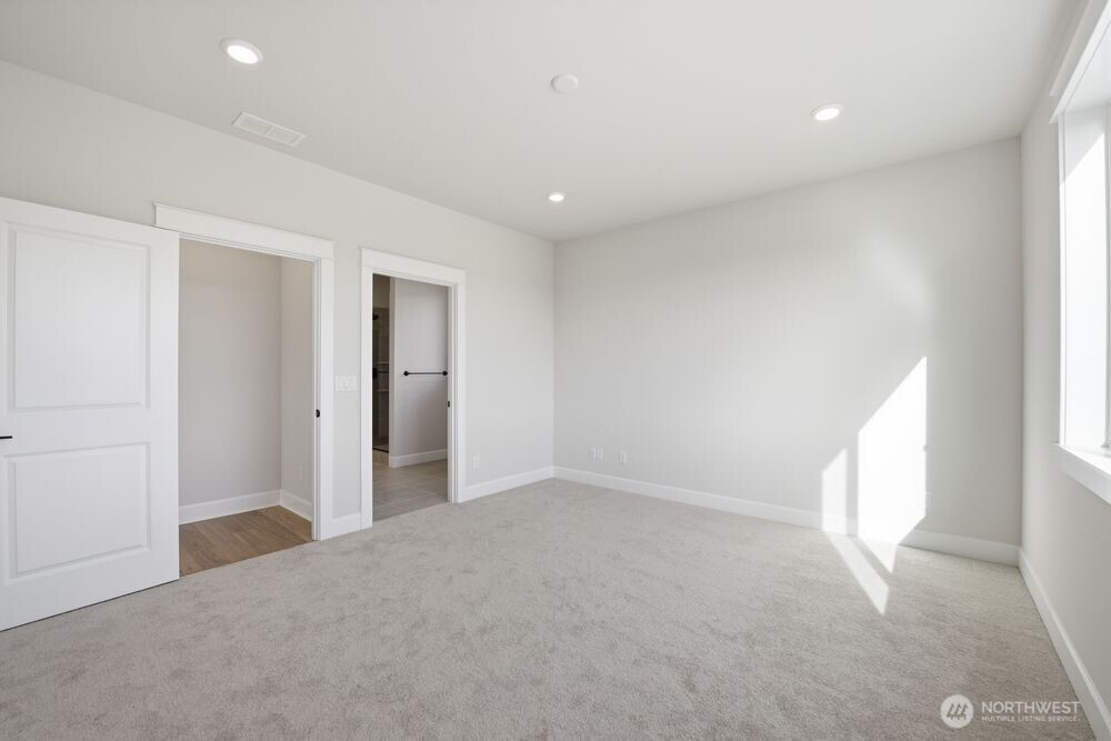 2946 Balsamroot Drive SE, Lacey, WA 98513