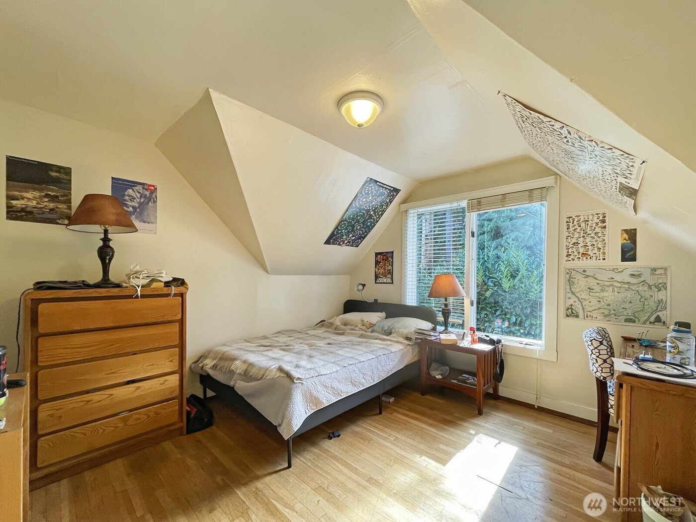 5619 16th Avenue NE, Seattle, WA 98105