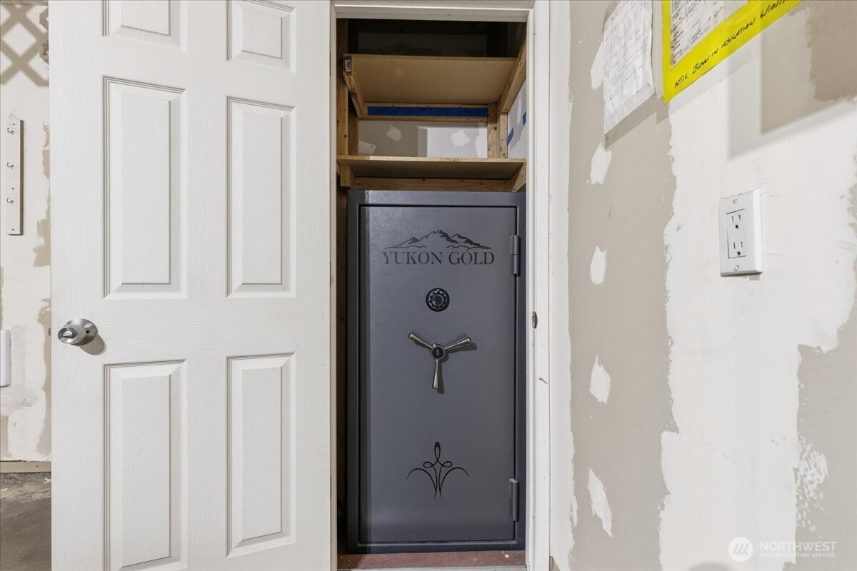 614 W Loop Drive , Moses Lake, WA 98837