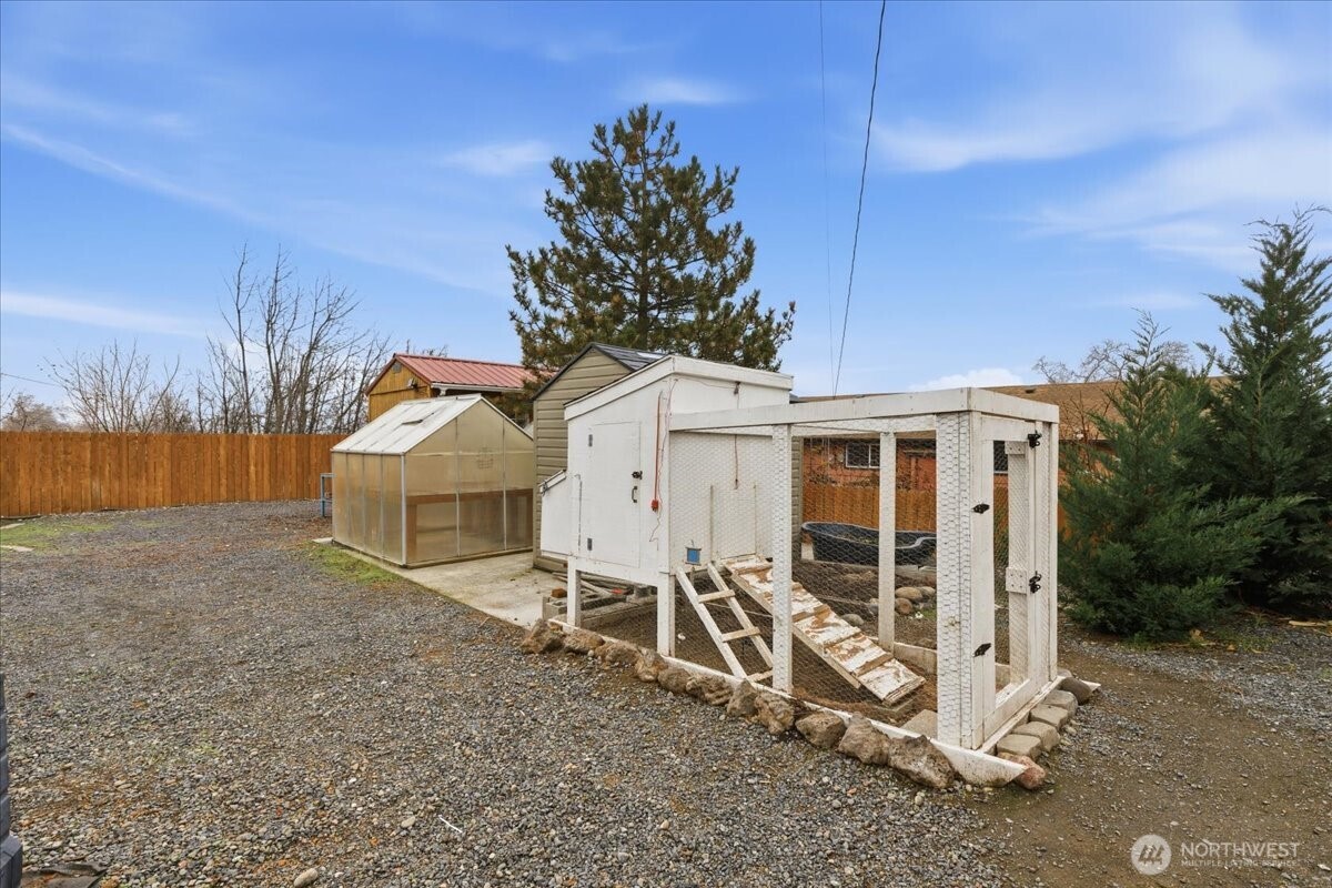 614 W Loop Drive , Moses Lake, WA 98837