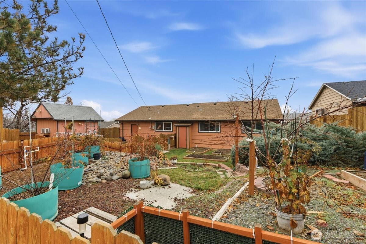 614 W Loop Drive , Moses Lake, WA 98837