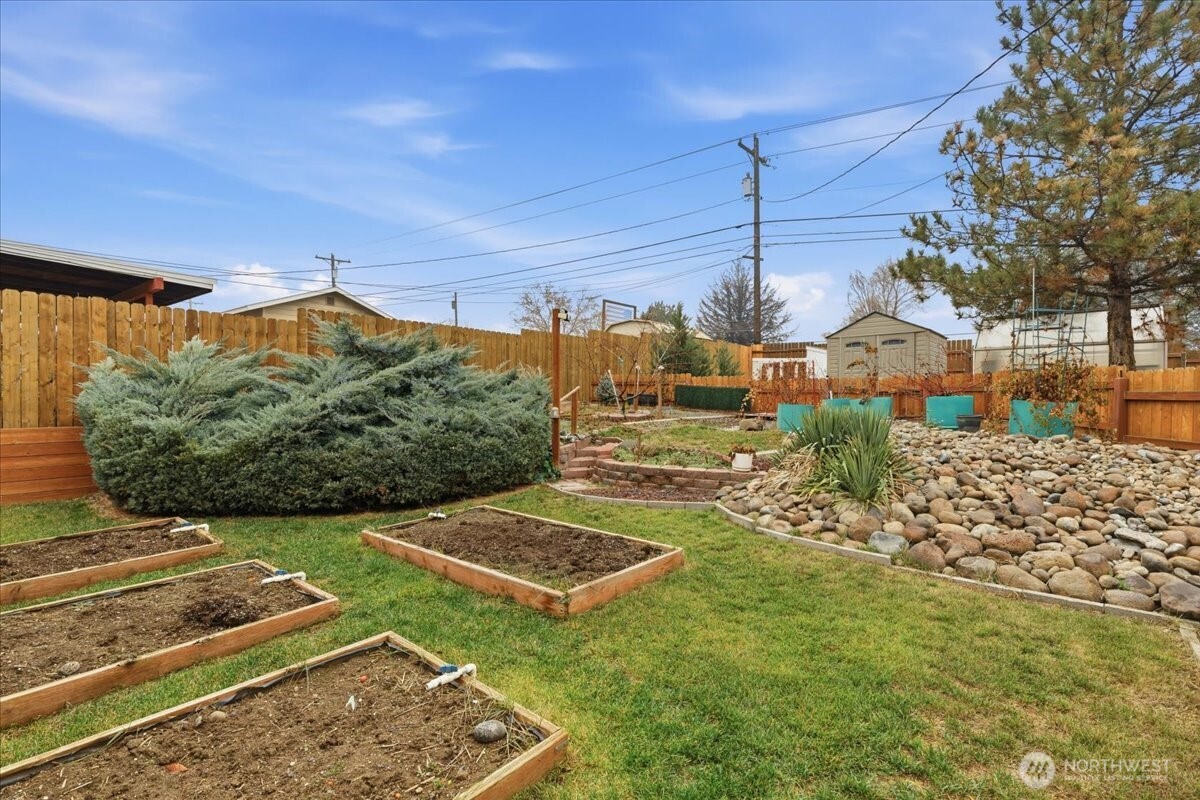 614 W Loop Drive , Moses Lake, WA 98837