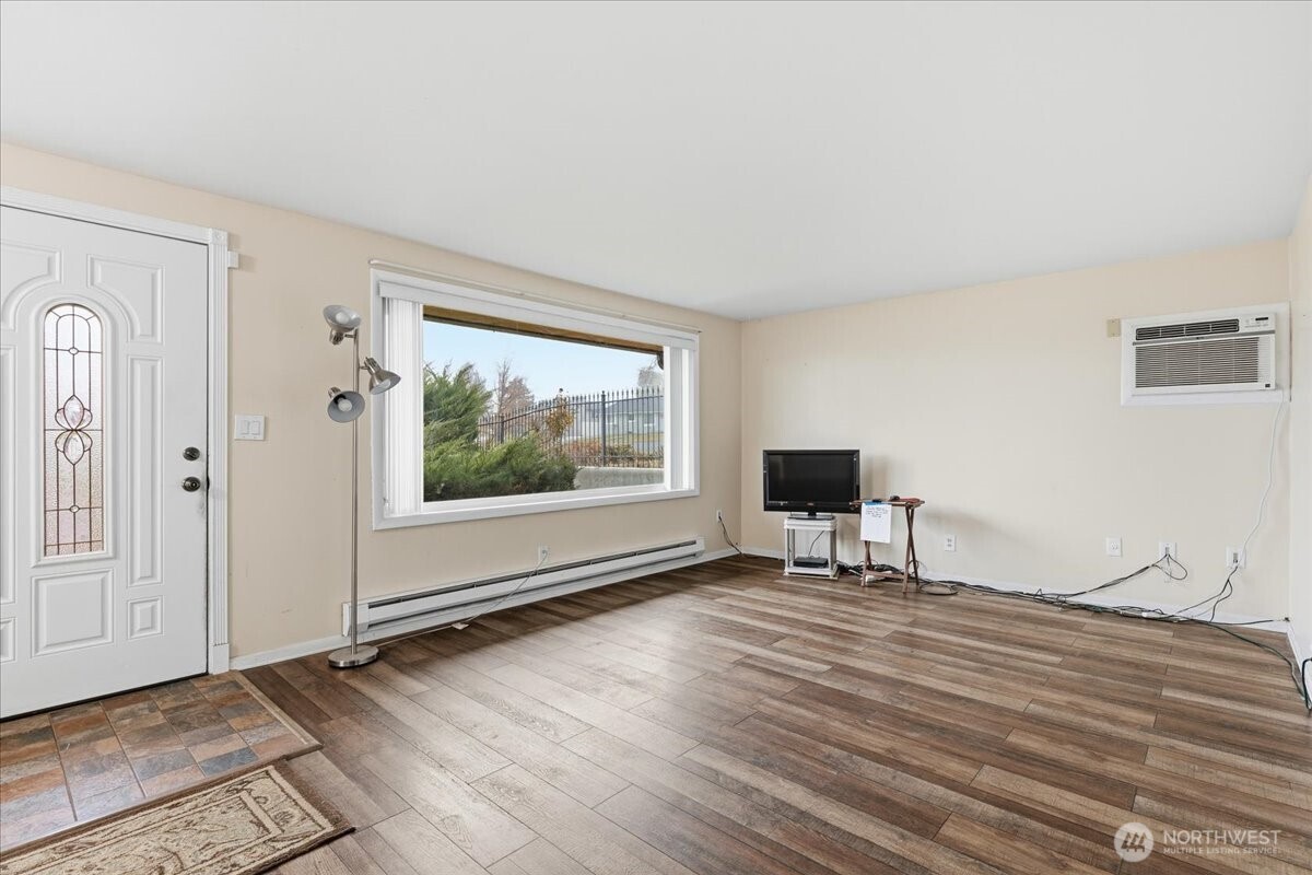 614 W Loop Drive , Moses Lake, WA 98837