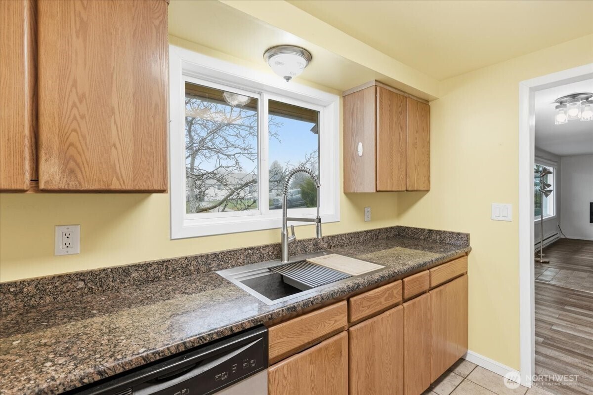 614 W Loop Drive , Moses Lake, WA 98837