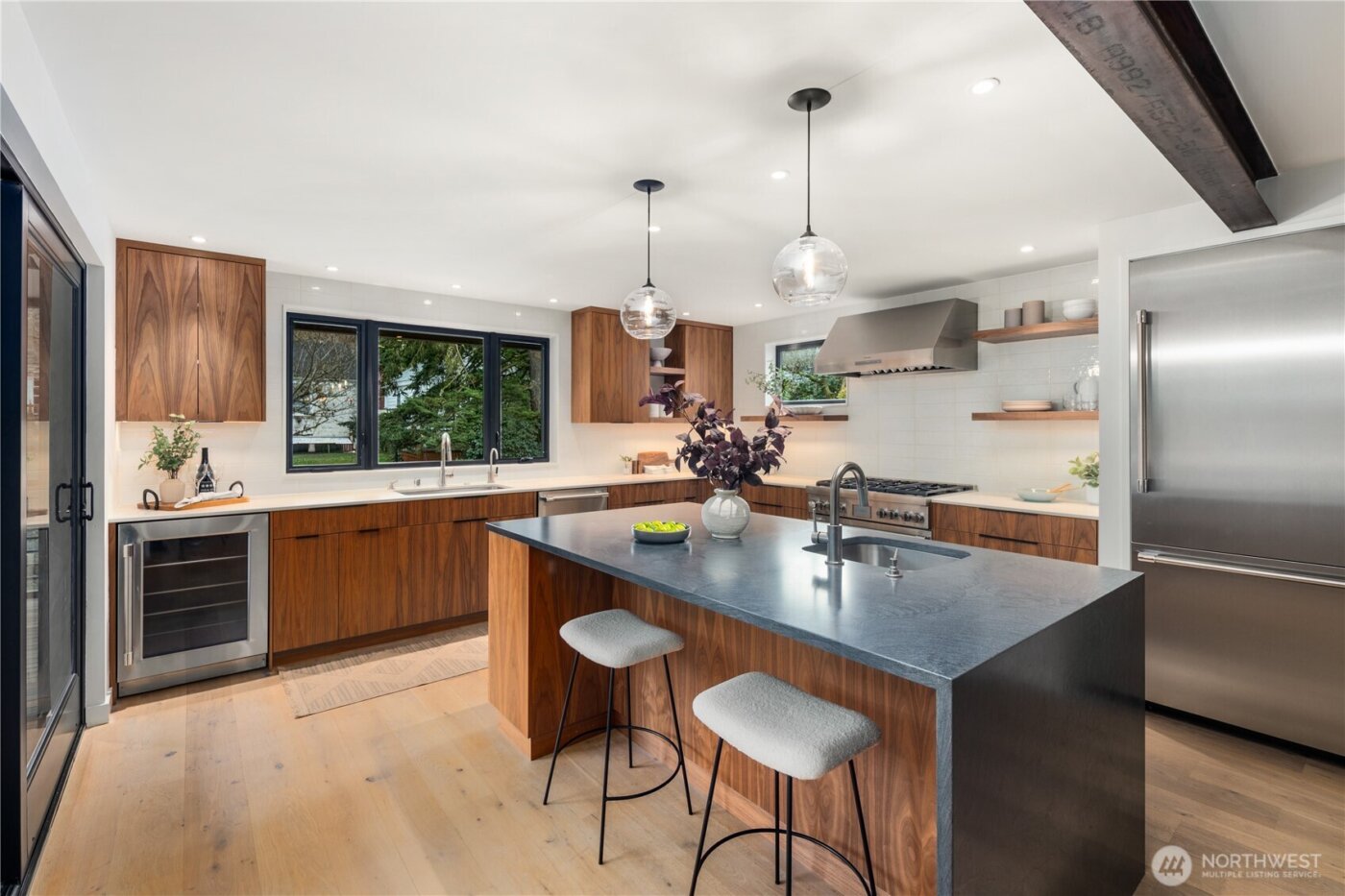 1633 E Calhoun Street , Seattle, WA 98112