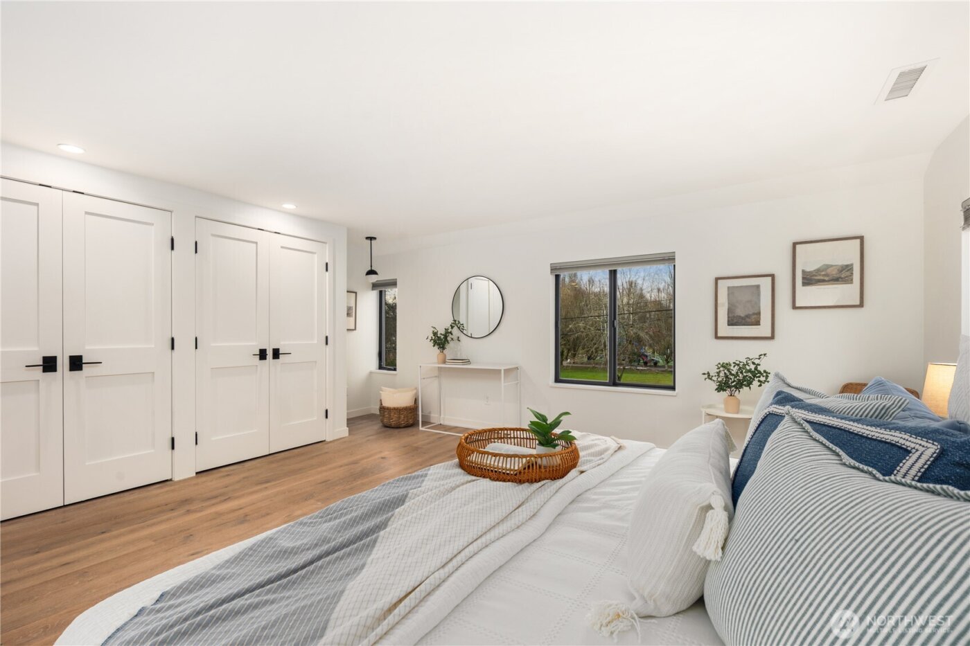 1633 E Calhoun Street , Seattle, WA 98112