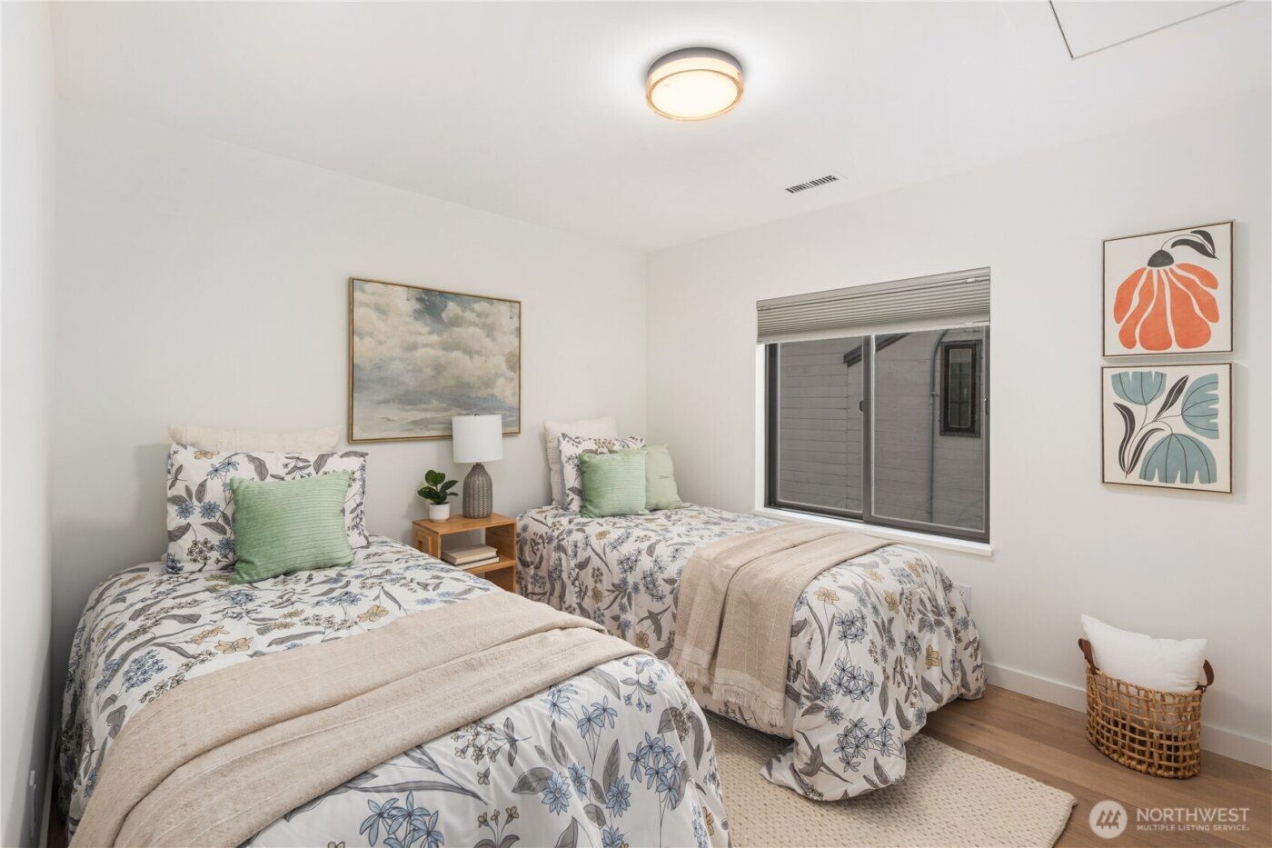 1633 E Calhoun Street , Seattle, WA 98112