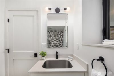 1633 E Calhoun Street , Seattle, WA 98112 - Photo 30