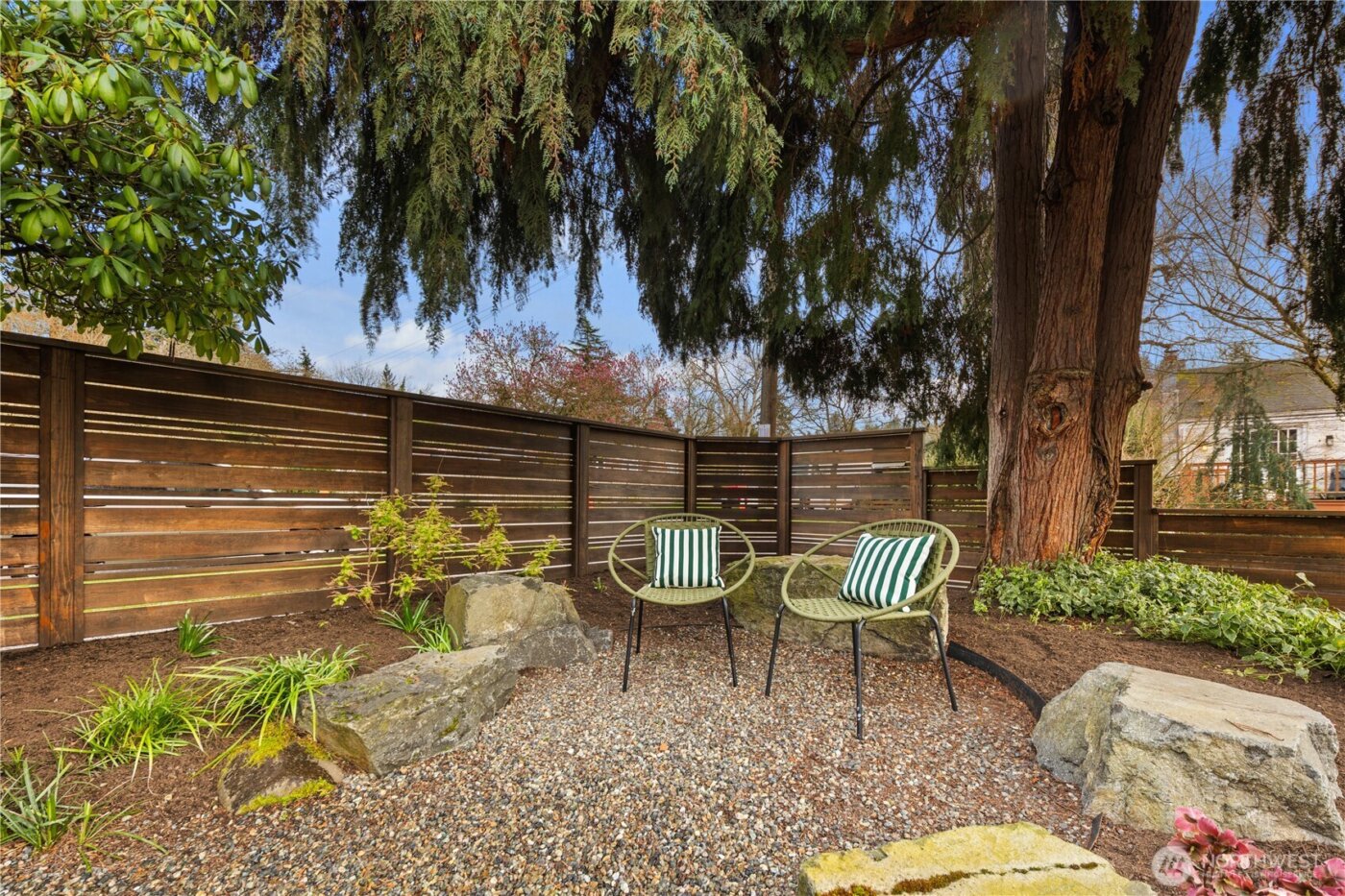 1633 E Calhoun Street , Seattle, WA 98112