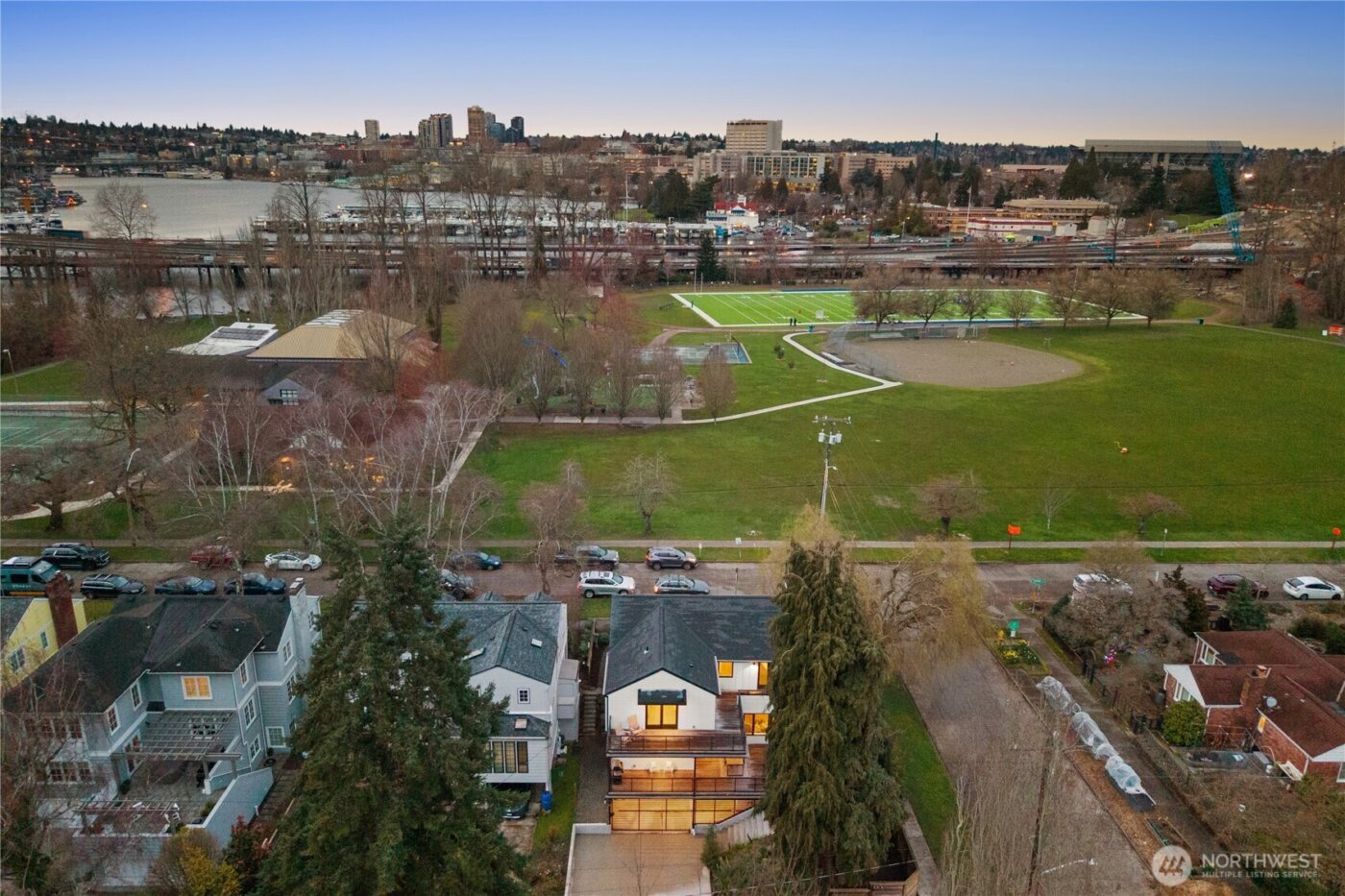 1633 E Calhoun Street , Seattle, WA 98112