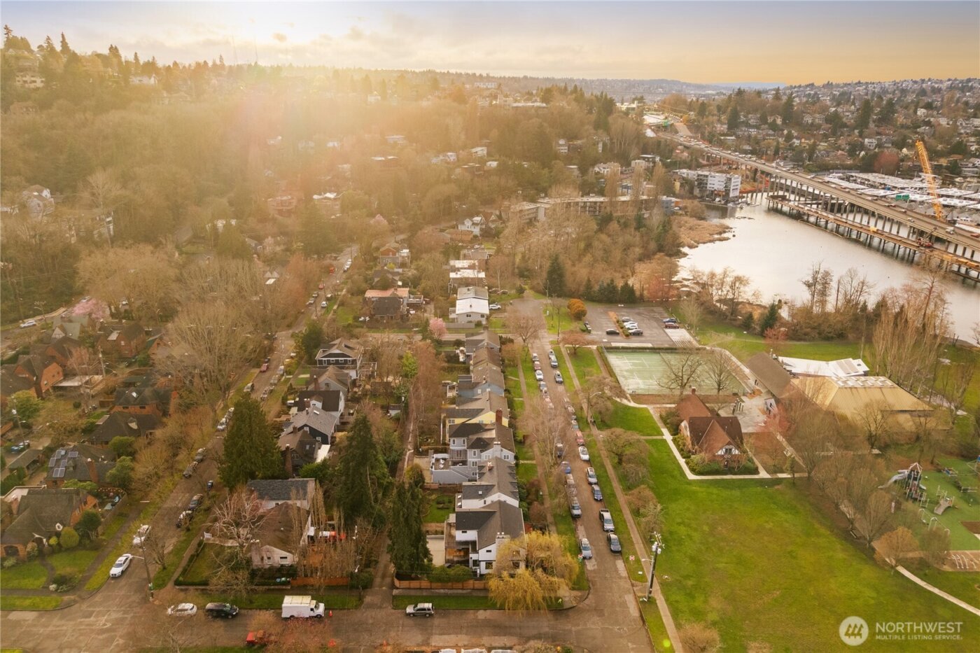 1633 E Calhoun Street , Seattle, WA 98112