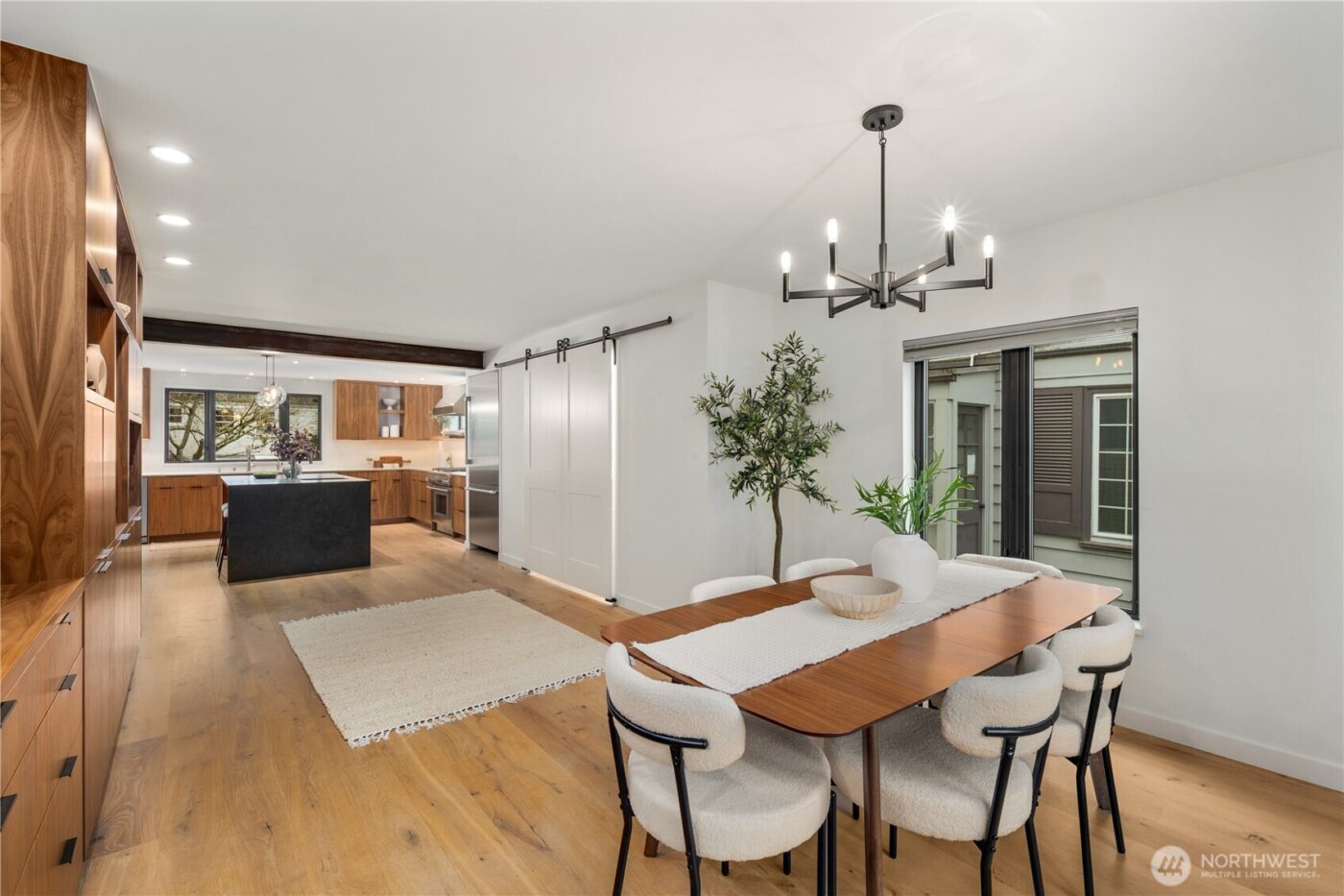 1633 E Calhoun Street , Seattle, WA 98112