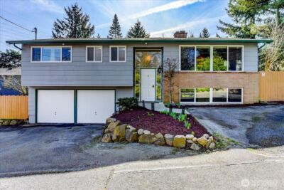 11242 A Fremont Avenue N, Seattle, WA 98133 - Photo 2