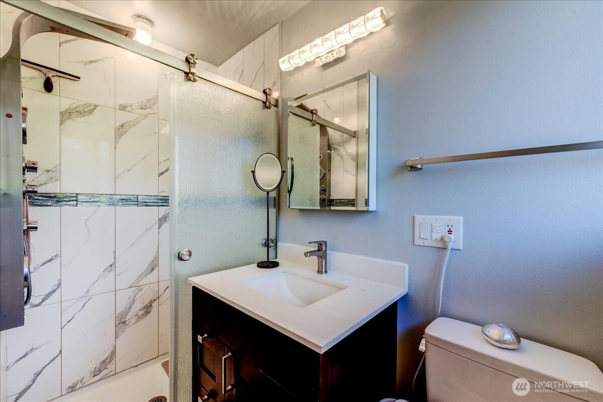 11242 A Fremont Avenue N, Seattle, WA 98133