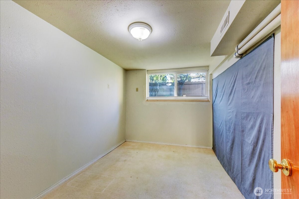 11242 A Fremont Avenue N, Seattle, WA 98133