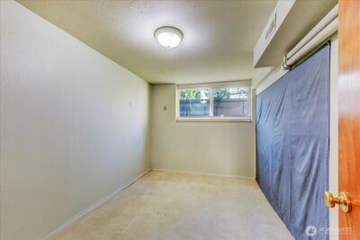 11242 A Fremont Avenue N, Seattle, WA 98133 - Photo 18