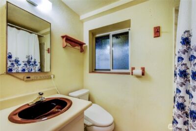 11242 A Fremont Avenue N, Seattle, WA 98133 - Photo 20