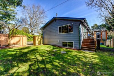 11242 A Fremont Avenue N, Seattle, WA 98133 - Photo 23