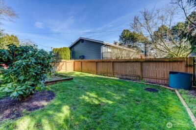 11242 A Fremont Avenue N, Seattle, WA 98133 - Photo 25