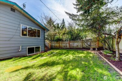 11242 A Fremont Avenue N, Seattle, WA 98133 - Photo 24