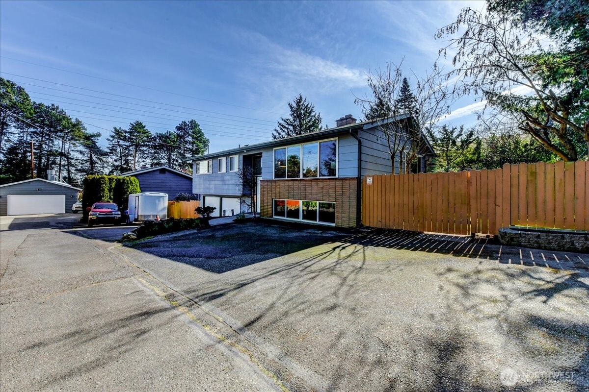 11242 A Fremont Avenue N, Seattle, WA 98133