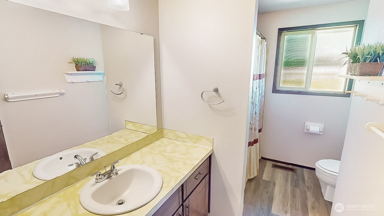 14835 Valley View Drive , Mount Vernon, WA 98273