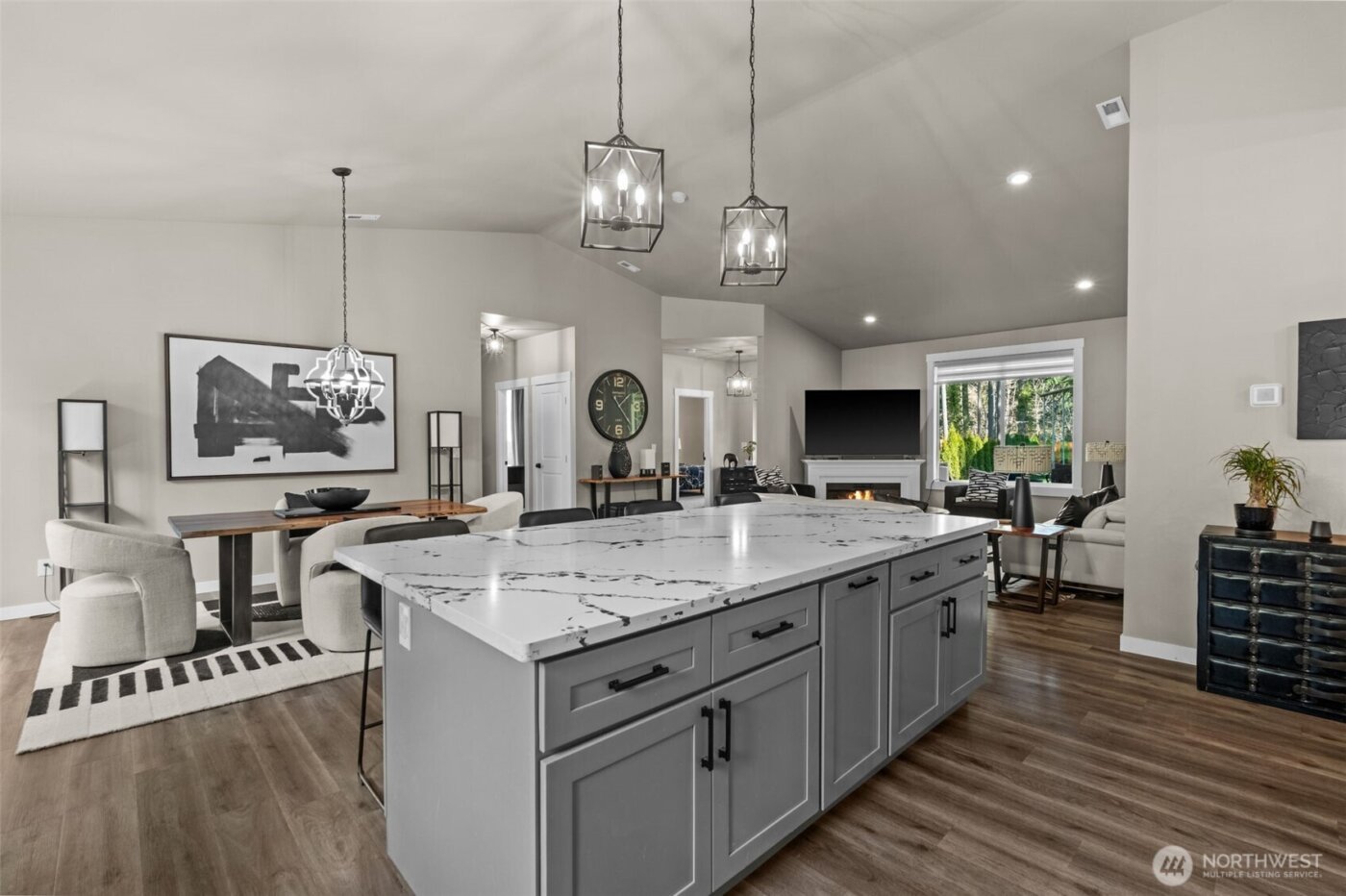 910 11th Avenue , Fox Island, WA 98333