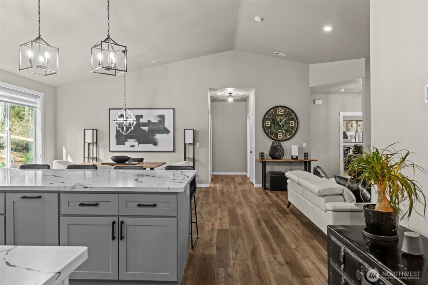 910 11th Avenue , Fox Island, WA 98333