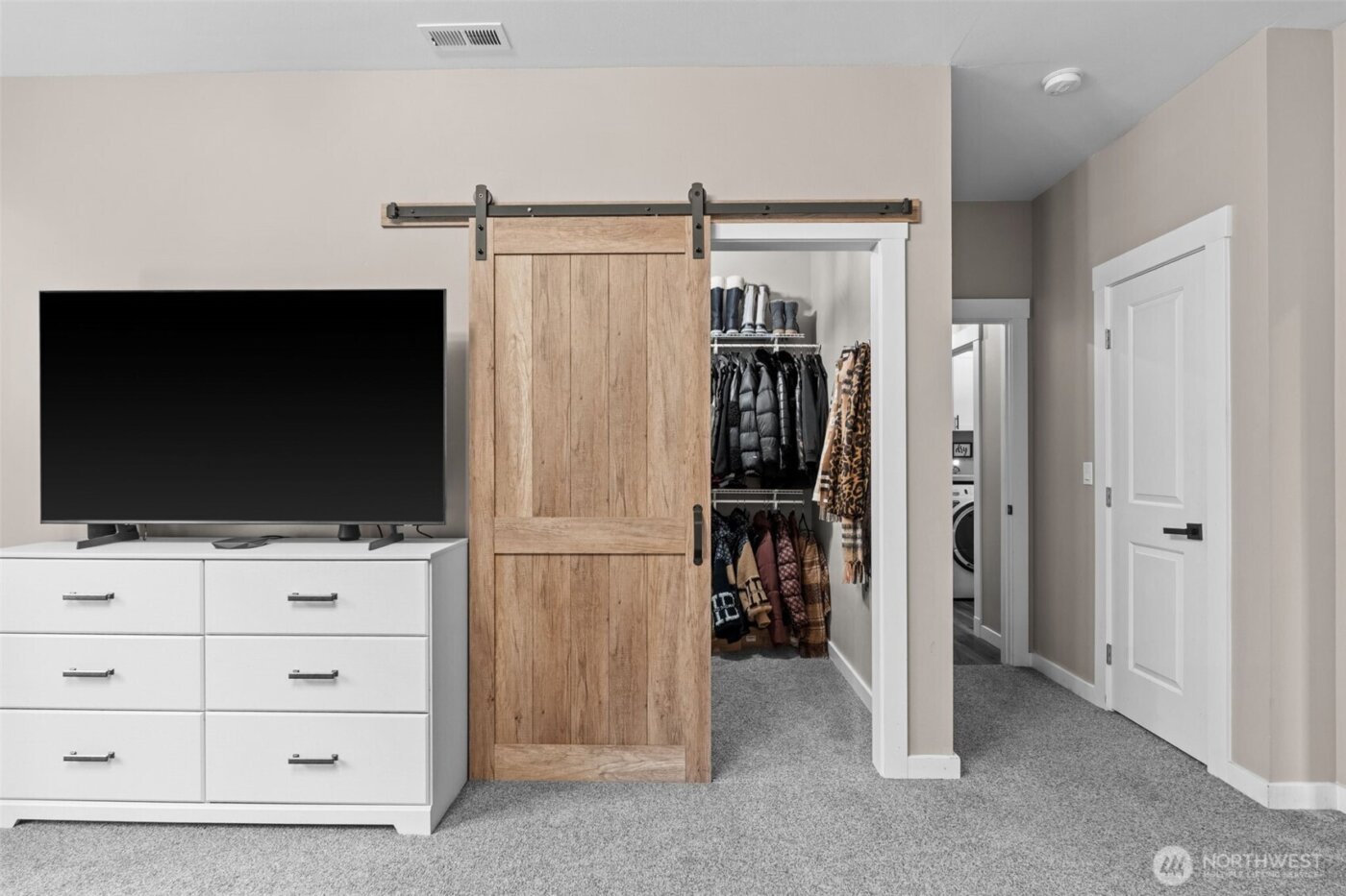 910 11th Avenue , Fox Island, WA 98333