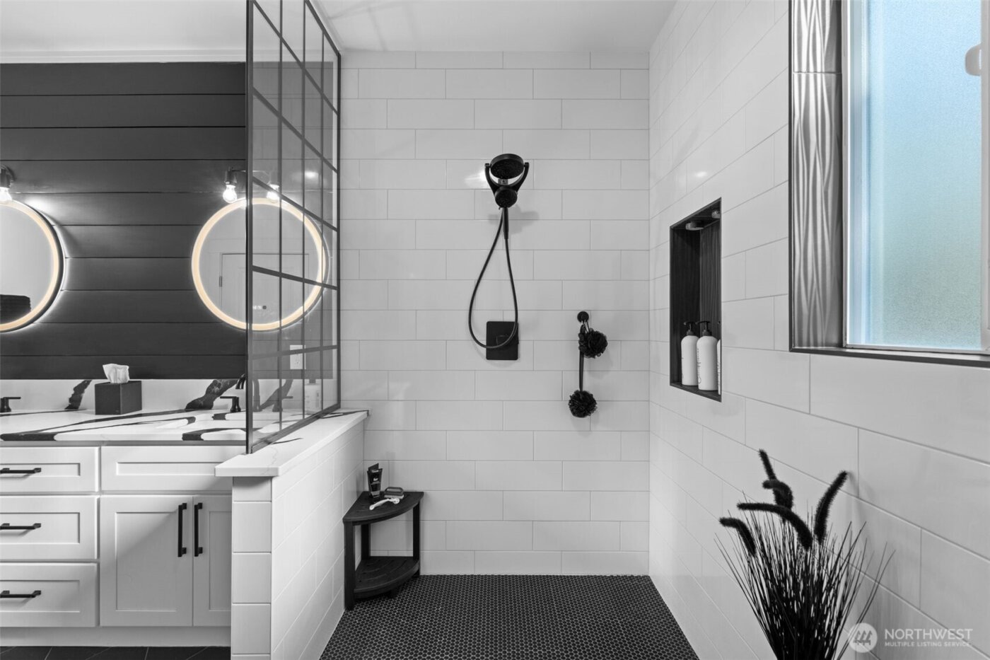 910 11th Avenue , Fox Island, WA 98333