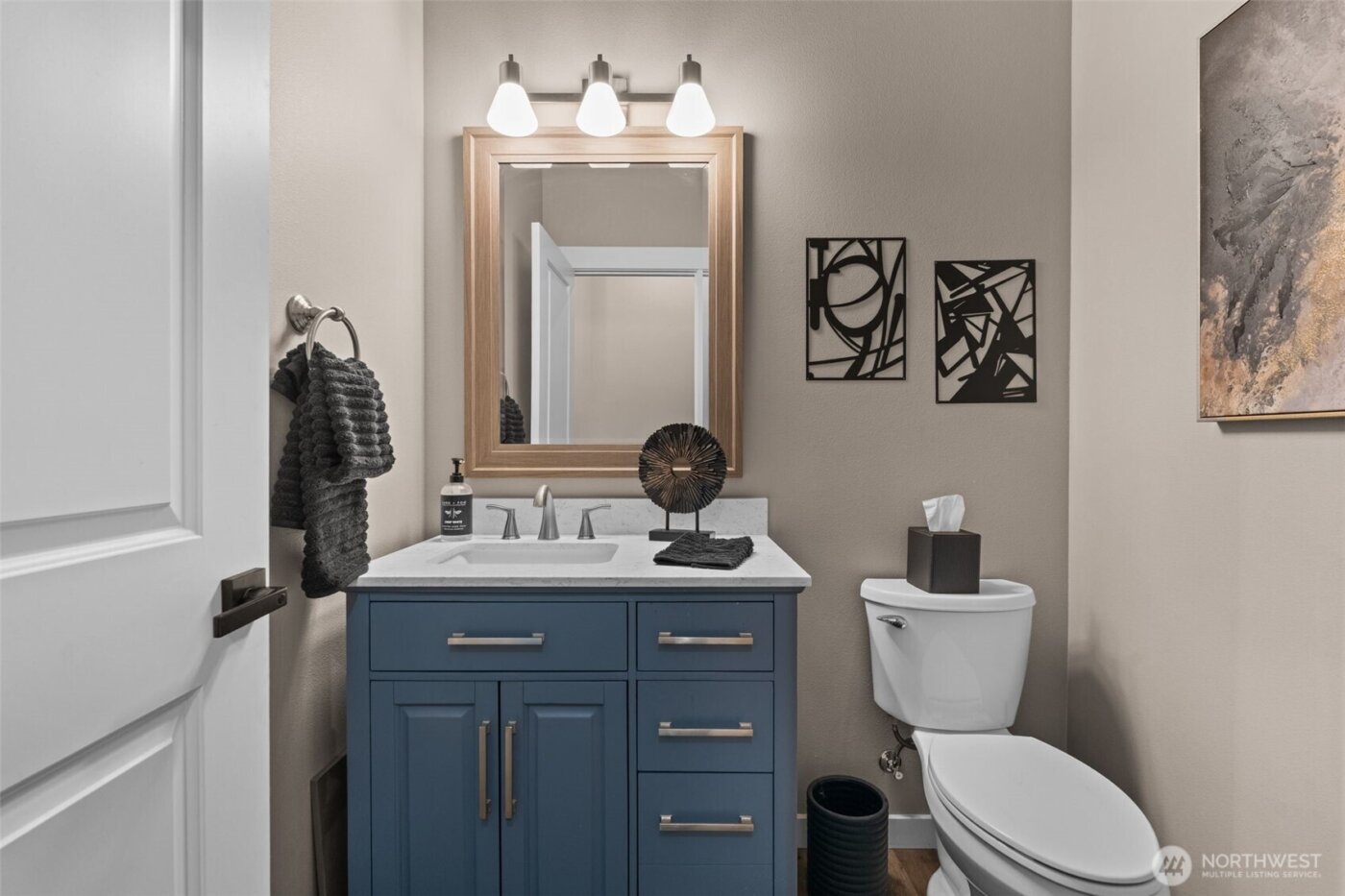 910 11th Avenue , Fox Island, WA 98333