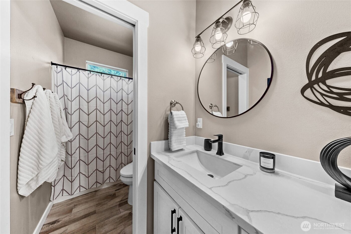 910 11th Avenue , Fox Island, WA 98333