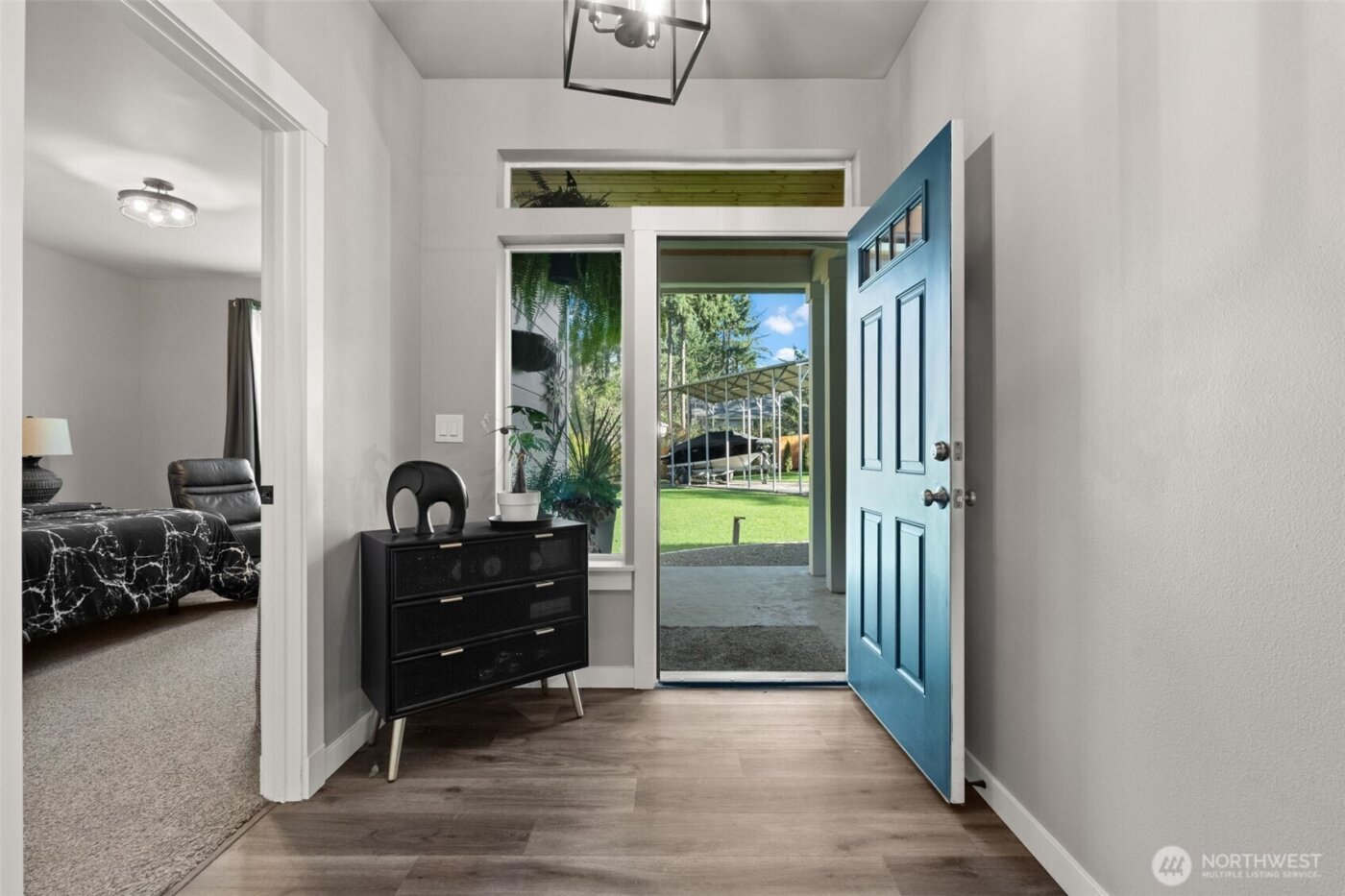 910 11th Avenue , Fox Island, WA 98333