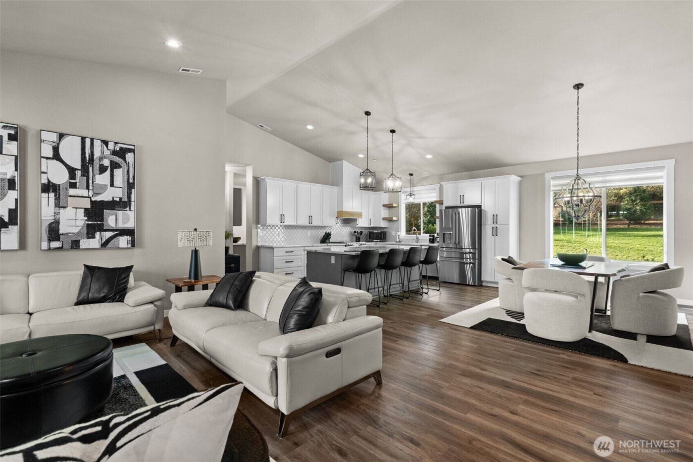 910 11th Avenue , Fox Island, WA 98333