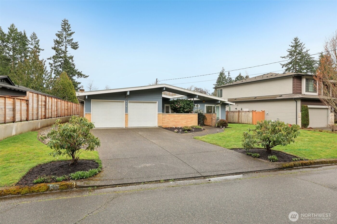 616 109th Avenue SE, Bellevue, WA 98004-6338