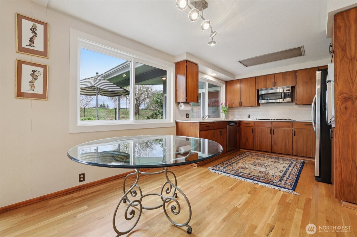 616 109th Avenue SE, Bellevue, WA 98004-6338