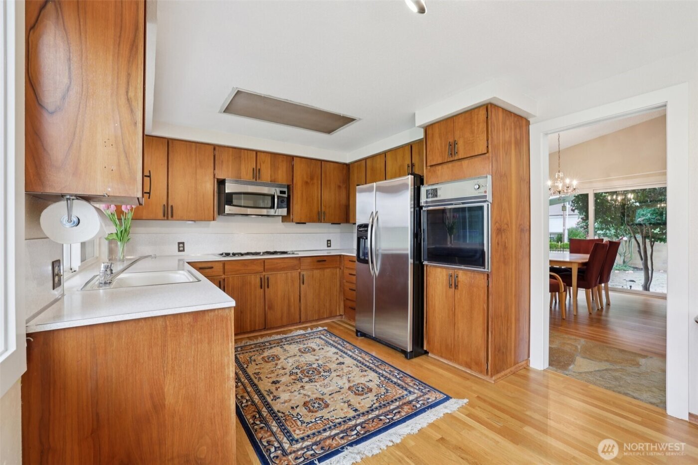 616 109th Avenue SE, Bellevue, WA 98004-6338