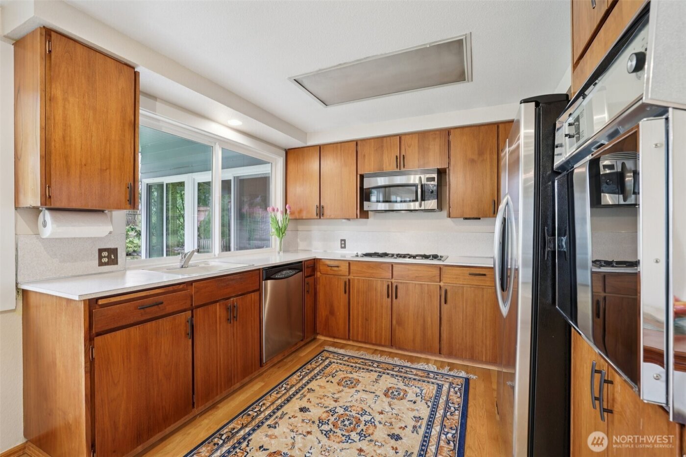 616 109th Avenue SE, Bellevue, WA 98004-6338