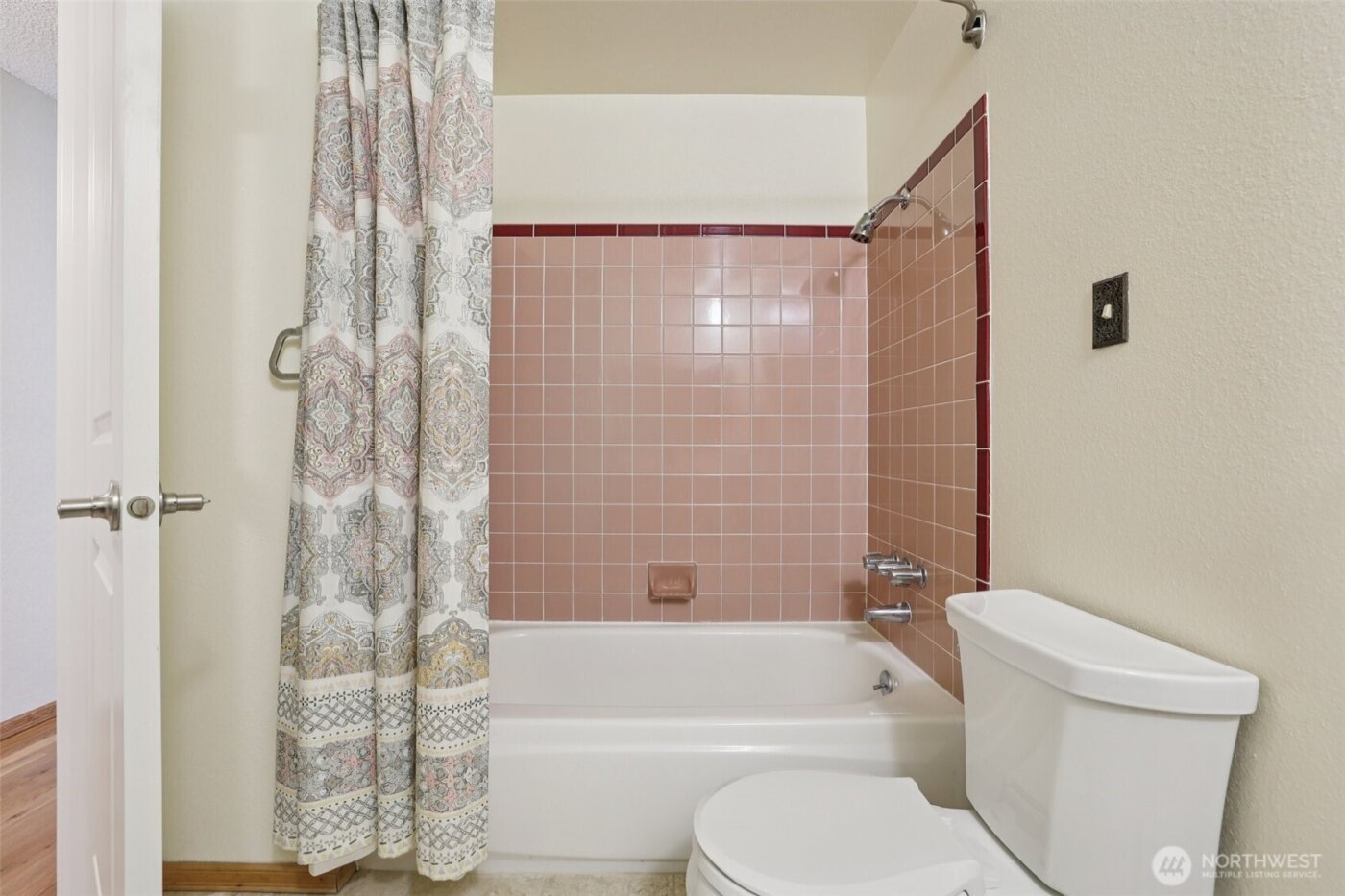 616 109th Avenue SE, Bellevue, WA 98004-6338